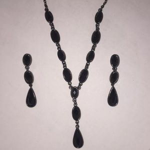 EUC Tifari Black Jewel Necklace Set